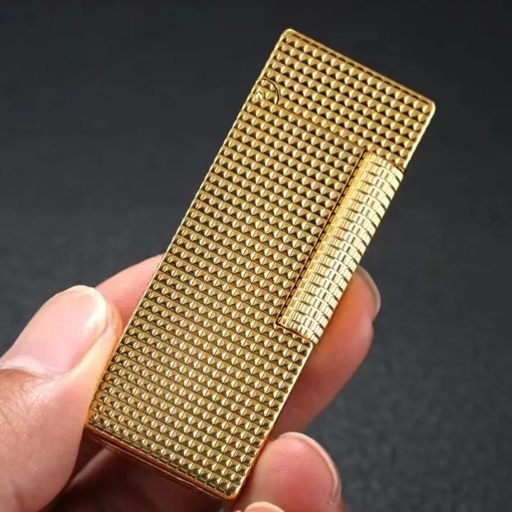 Side wheel kerosene lighter