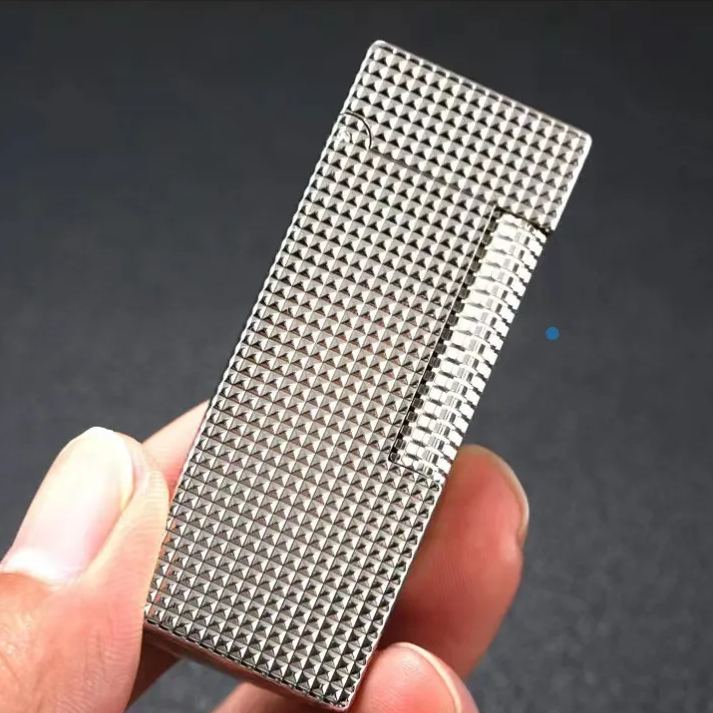 Side wheel kerosene lighter